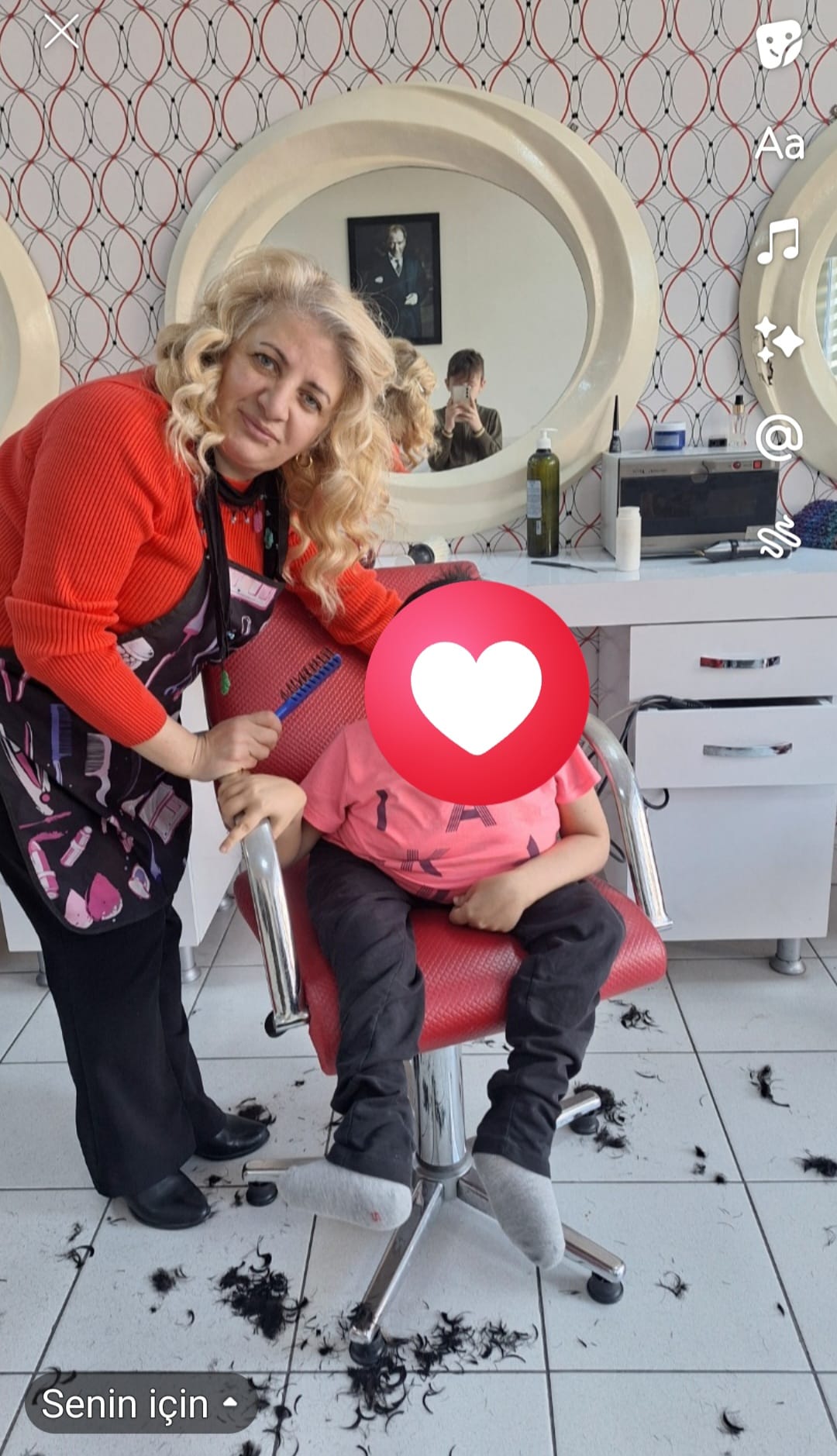 Bir makas darbesiyle iyilik; Hayriye Tatlı Sarı’dan gönüllü saç kesimi hizmeti
