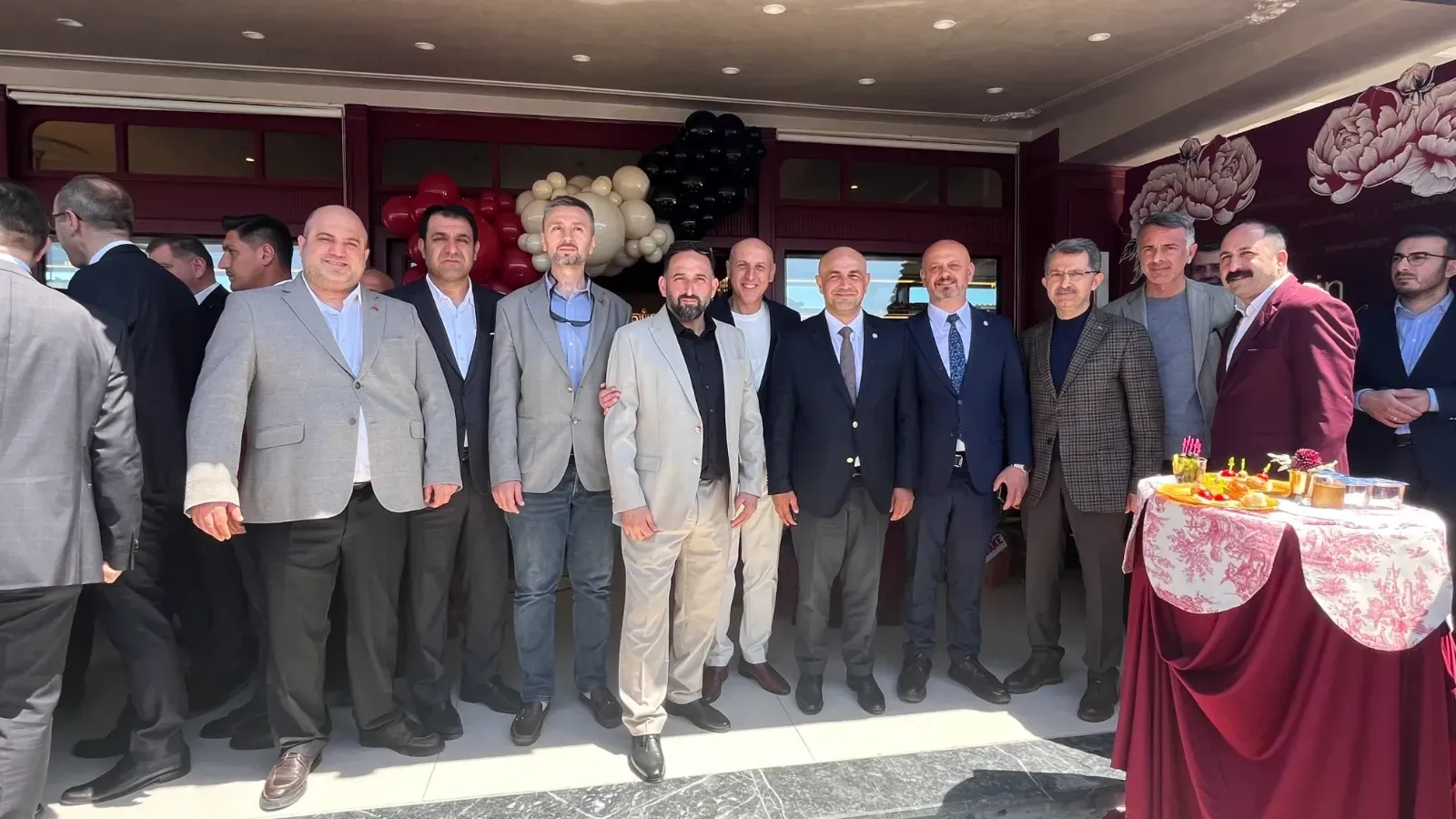 Adapazarı’nda Engin Küçük imzasıyla görkemli açılış
