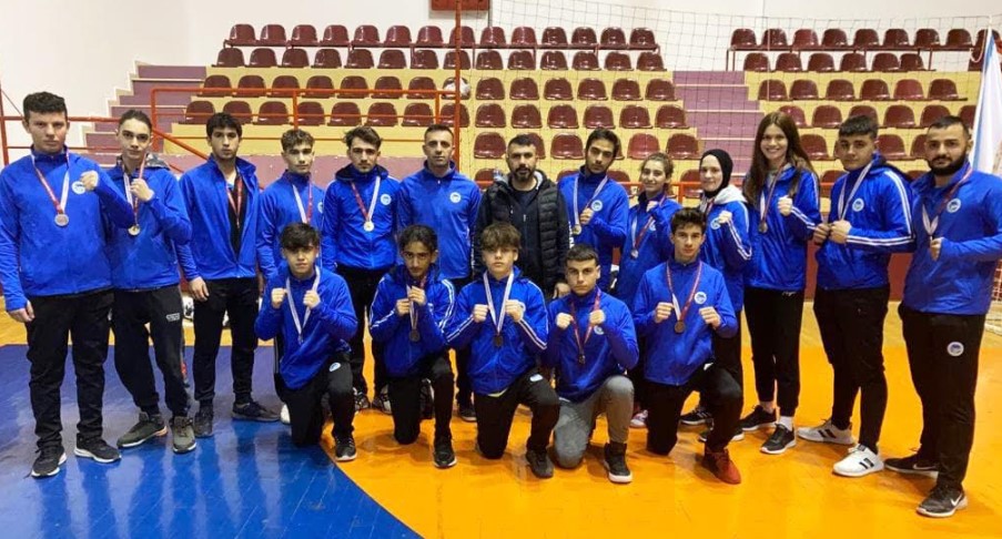 ''Büyükşehir’in sporcuları liderlik kürsüsünde''