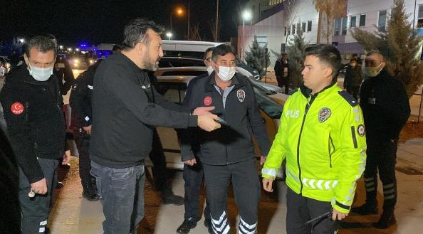 Alkollü araç kullanırken yakalanan vatandaş, bakın nasıl cezadan kurtulmaya çalıştı?