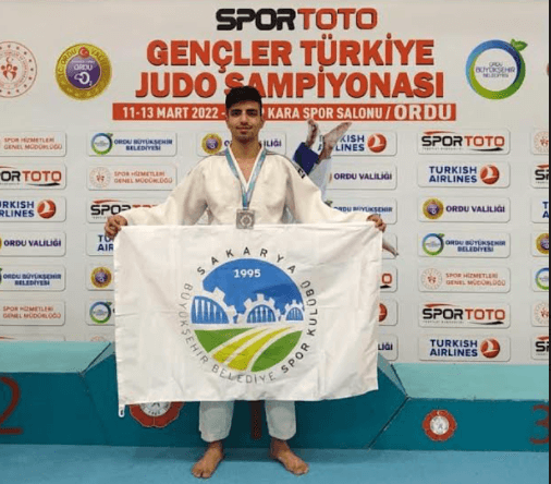 Sakaryalı sporcu gümüş madalyanın sahibi oldu