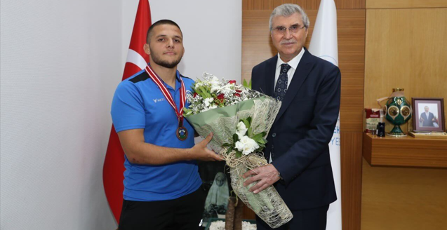 En Genç Başpehlivan Oldu; “Hedefim Altın Kemer” Dedi