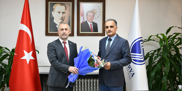 SAÜ'de Rektörlük Devir Teslimi Yapıldı