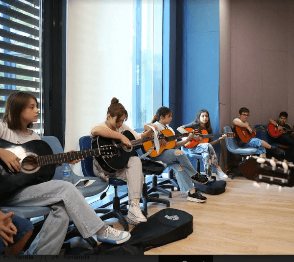 Öğrenciler müziğin en güzel halini keşfediyor