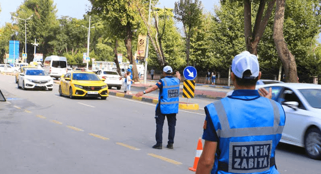 Büyükşehir herkesin güvenliği için yollarda