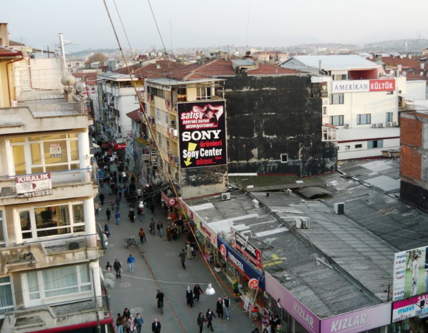 Deprem mühendisi Çark caddesinde!