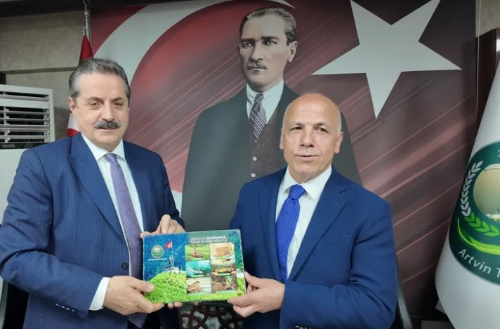 Faruk Çelik, Artvin Ticaret Borsası’nı Ziyaret Etti